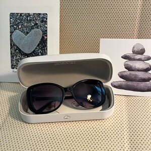 Swarovski 🖤Crystal Black Sunglasses (NIB) & Gorgeous White Case (Giftable)